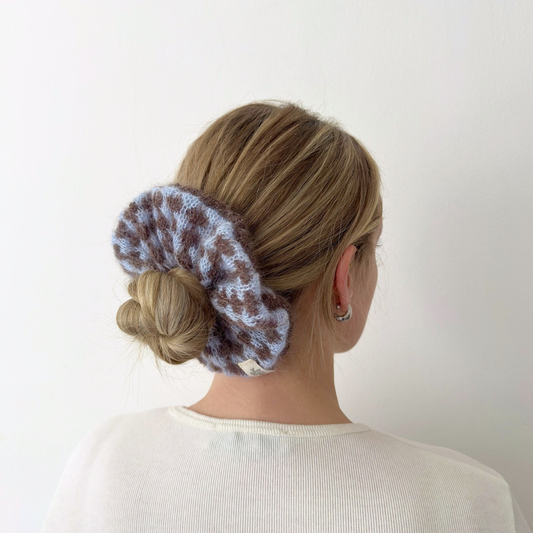 SUMMER SCRUNCHIE